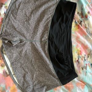 Lululemon Athletica Gray Black Shorts Speed Up HR high rise 4 inch inseam 14